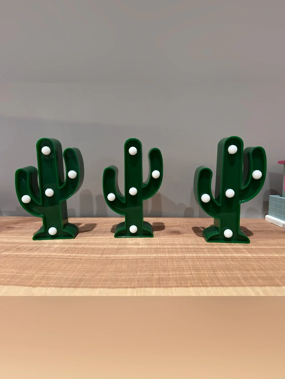 🌵🩷Target Bullseye Playground Mid-Century Palm Springs Barbiecore LED Decor🩷🌵